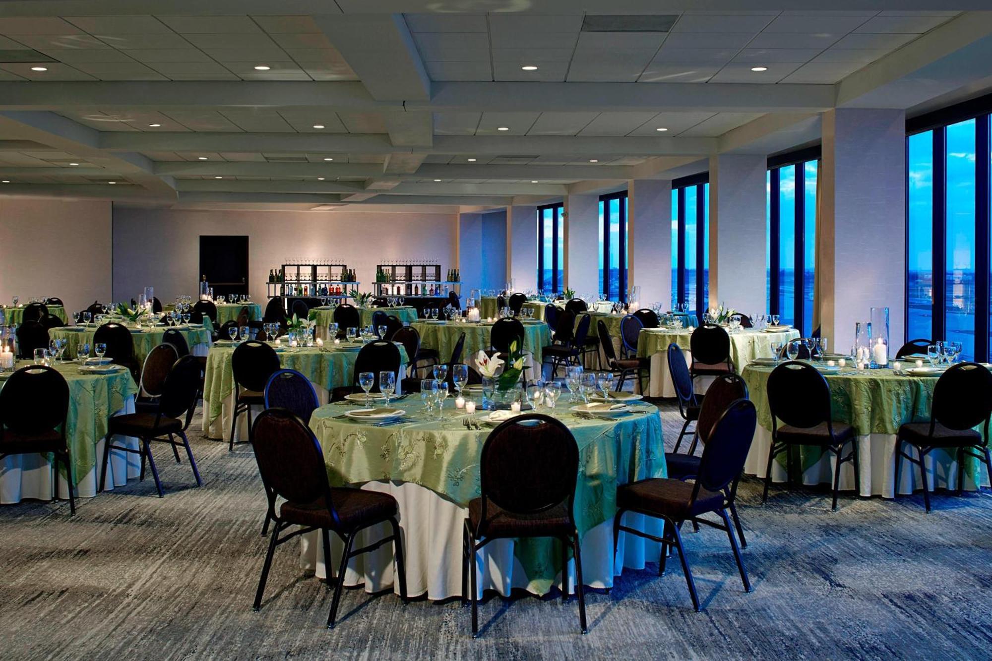 Renaissance St. Louis Airport Hotel Berkeley Kültér fotó