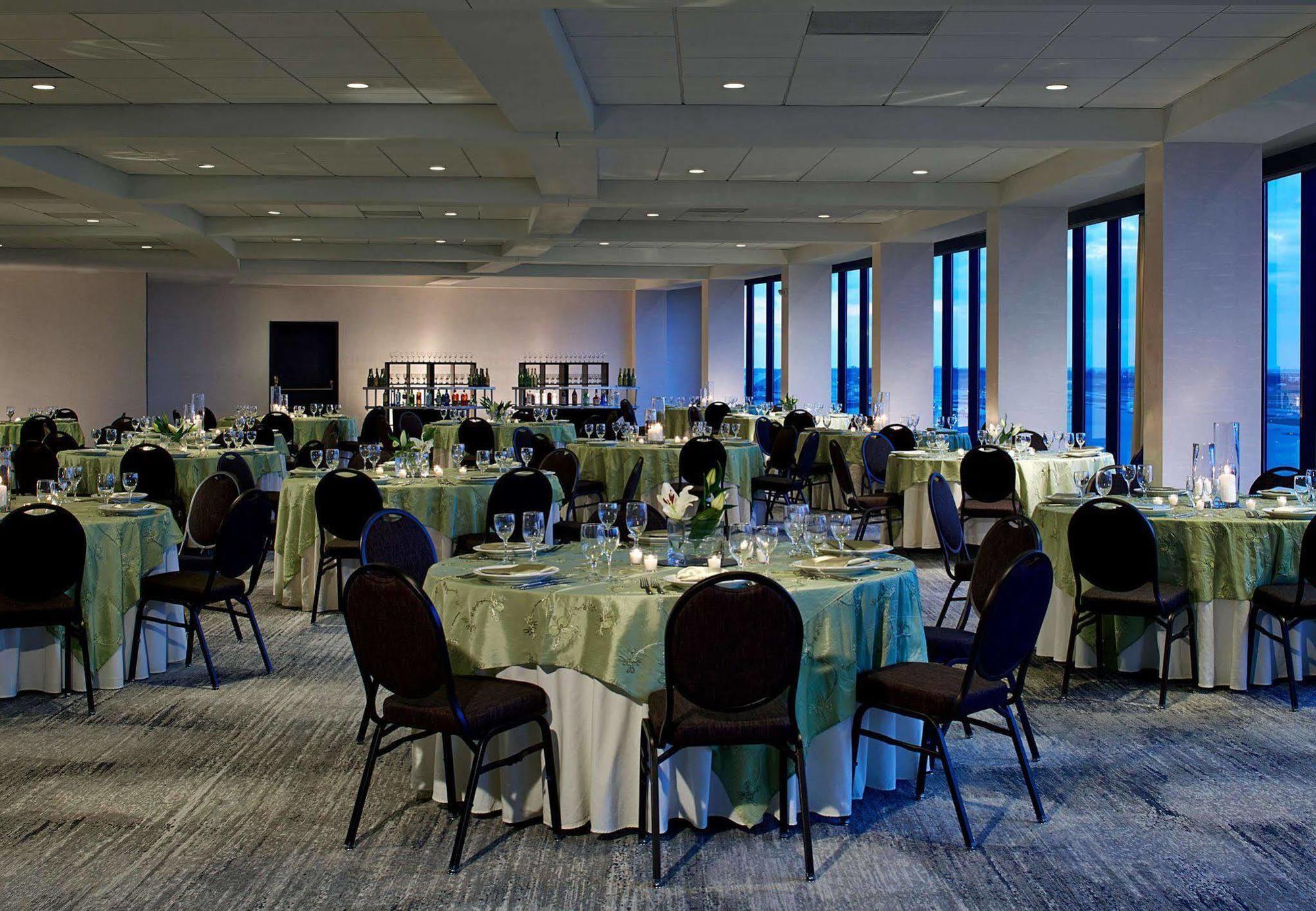 Renaissance St. Louis Airport Hotel Berkeley Kültér fotó